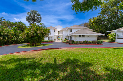 Luxury Villa Photo #43