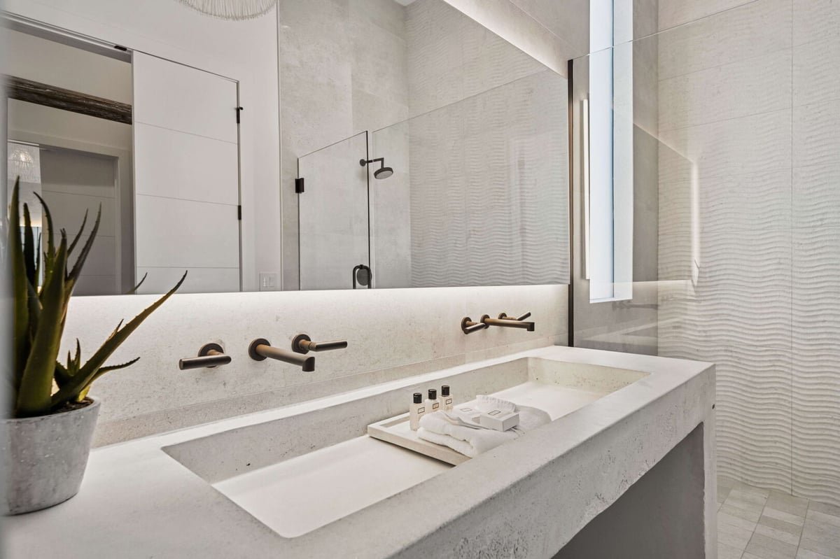 Majestic Mirage Estate