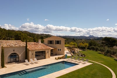 Luxury Villa Photo #4
