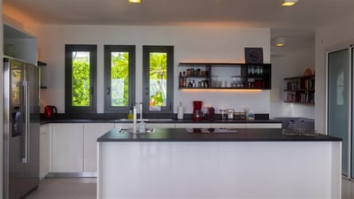 Luxury Villa Photo #17