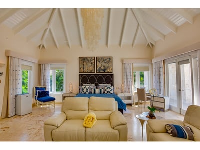 Luxury Villa Photo #26