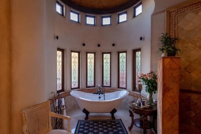Luxury Villa Photo #18