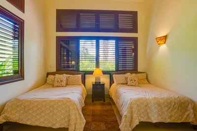 Luxury Villa Photo #34