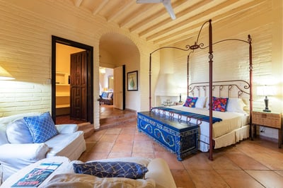 Luxury Villa Photo #40