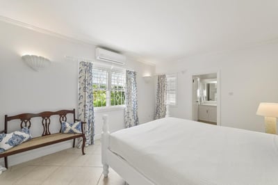 Luxury Villa Photo #23