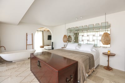 Luxury Villa Photo #28