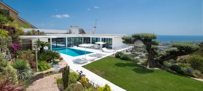 Luxury Villa Photo #4
