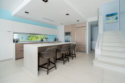 Luxury Villa Photo #26