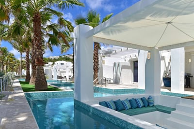Luxury Villa Photo #3