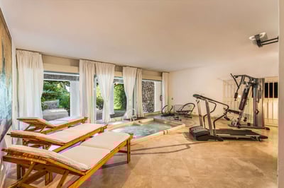 Luxury Villa Photo #29