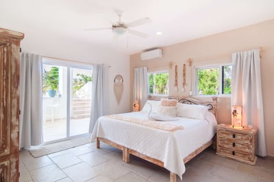 Luxury Villa Photo #36