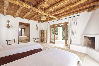 Luxury Villa Photo #32