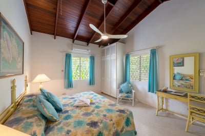 Luxury Villa Photo #11