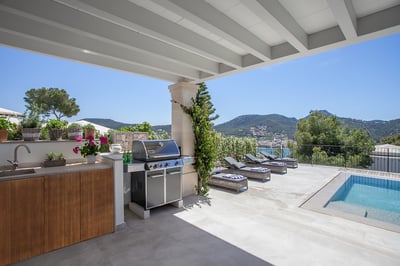 Luxury Villa Photo #4