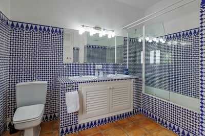 Luxury Villa Photo #30