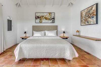 Luxury Villa Photo #36