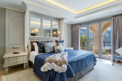 Luxury Villa Photo #37