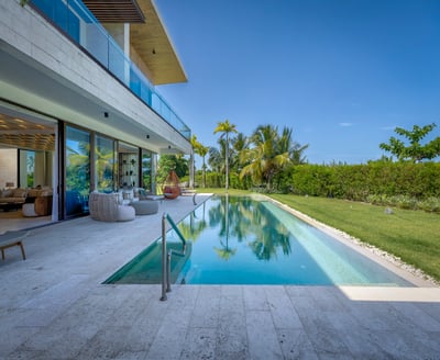 Luxury Villa Photo #6