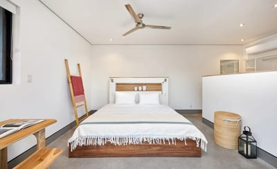 Luxury Villa Photo #11