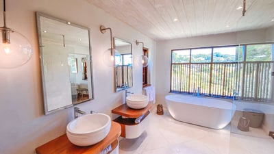 Luxury Villa Photo #46
