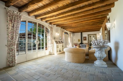 Luxury Villa Photo #14