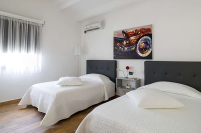 Luxury Villa Photo #48