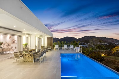 Luxury Villa Photo #4