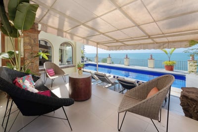 Luxury Villa Photo #6