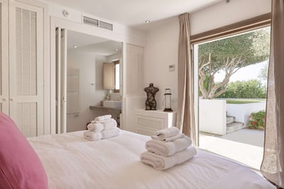 Luxury Villa Photo #25