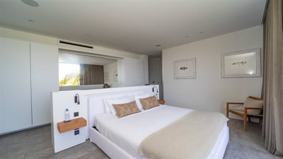 Luxury Villa Photo #36
