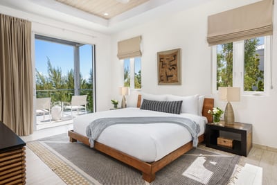 Luxury Villa Photo #17