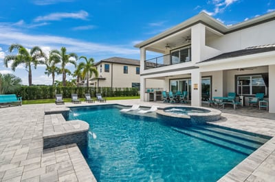 Luxury Villa Photo #3