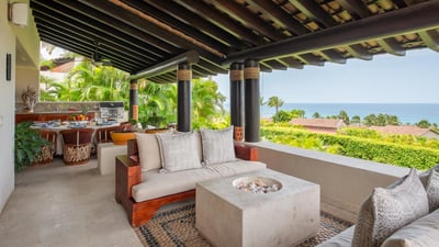 Luxury Villa Photo #5