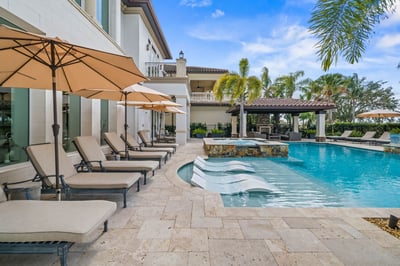 Luxury Villa Photo #4