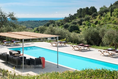 Luxury Villa Photo #4