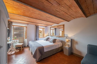 Luxury Villa Photo #23