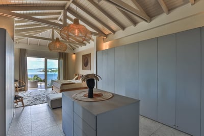 Luxury Villa Photo #26