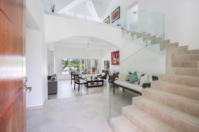 Luxury Villa Photo #32