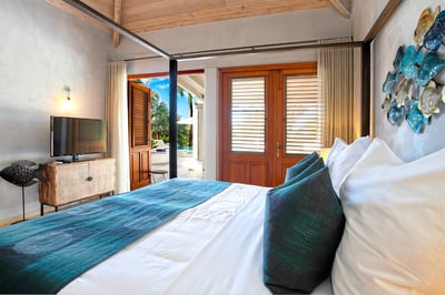 Luxury Villa Photo #26