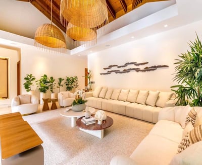 Luxury Villa Photo #7