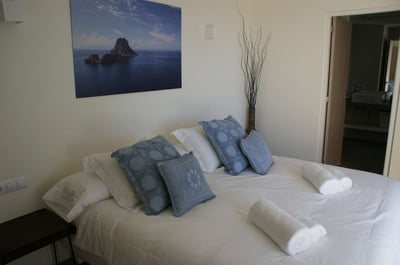 Luxury Villa Photo #18