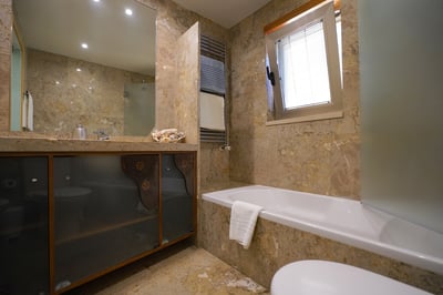 Luxury Villa Photo #22