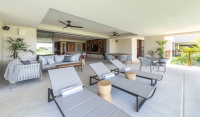 Luxury Villa Photo #6