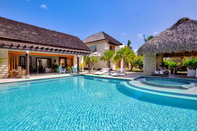 Luxury Villa Photo #4