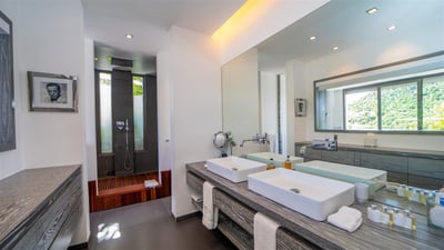 Luxury Villa Photo #46
