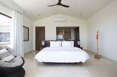 Luxury Villa Photo #19