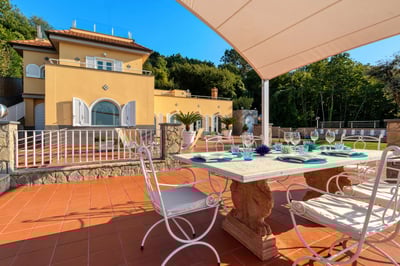 Luxury Villa Photo #9