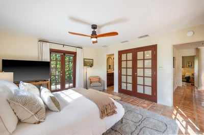 Luxury Villa Photo #40