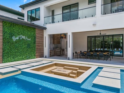 Luxury Villa Photo #4