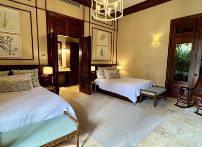 Luxury Villa Photo #35
